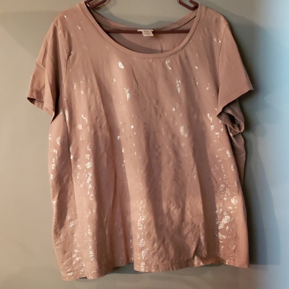 Gray top with shiny silver animal print - Picture 4 of 5